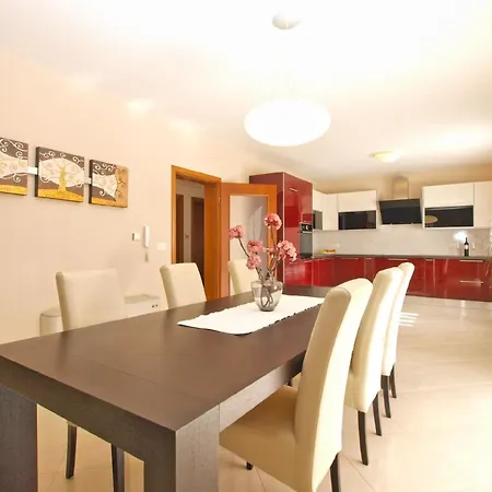 Mit Privatpool Fuer 6 Personen Ca 130 Qm In Kosinozici, Porec, Istrien Istrische Riviera Poreč