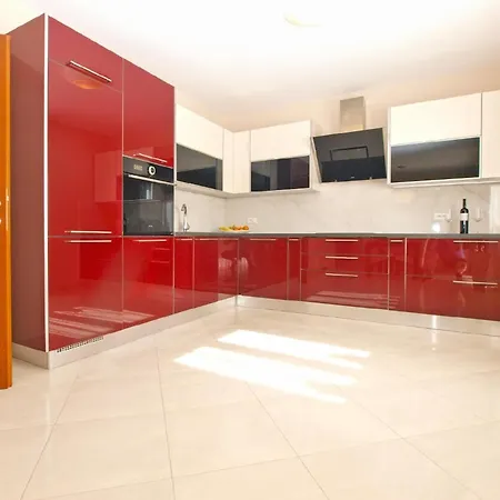 Mit Privatpool Fuer 6 Personen Ca 130 Qm In Kosinozici, Porec, Istrien Istrische Riviera * Poreč